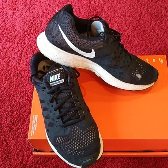 Nike Zoom Pegasus 31 Running Shoe Men's Sz 9.5 Black & White - Picture 1 of 12